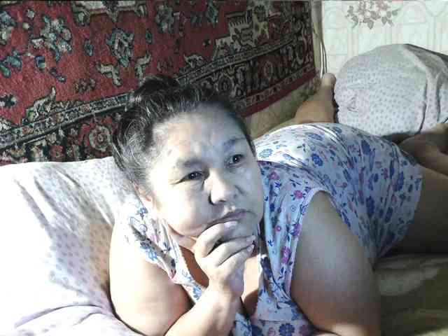 MilfZulfiya webcam