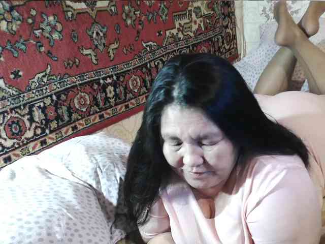 MilfZulfiya webcam