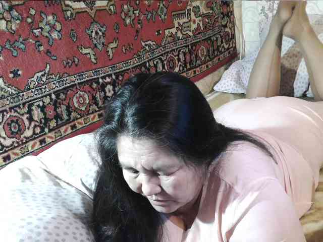 MilfZulfiya webcam