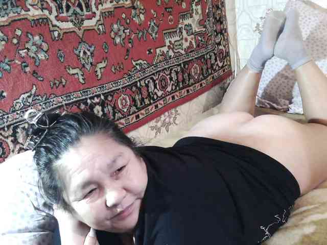 MilfZulfiya webcam