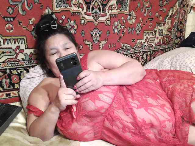 MilfZulfiya webcam