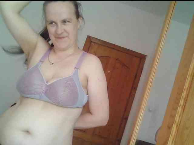 MariamKorbit webcam