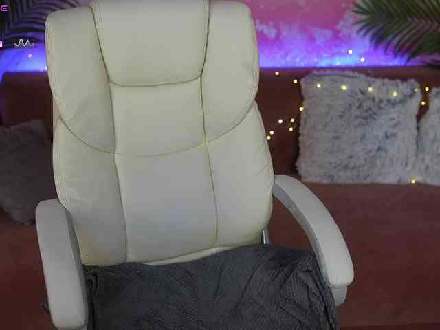 SilverrMoon webcam