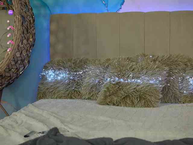 SilverrMoon webcam