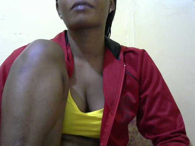 PrettyAlianah live cam on BongaCams