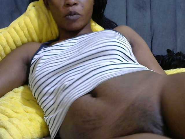 PrettyAlianah live cam on BongaCams