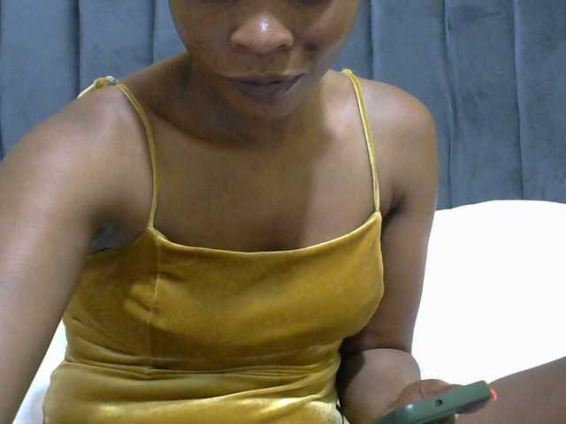 PrettyAlianah live cam on BongaCams