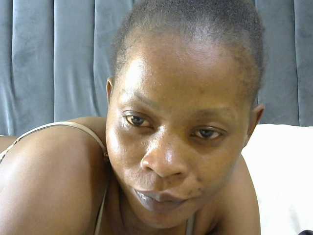 PrettyAlianah live cam on BongaCams
