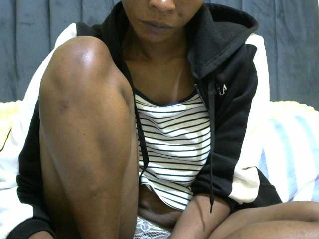 PrettyAlianah live cam on BongaCams