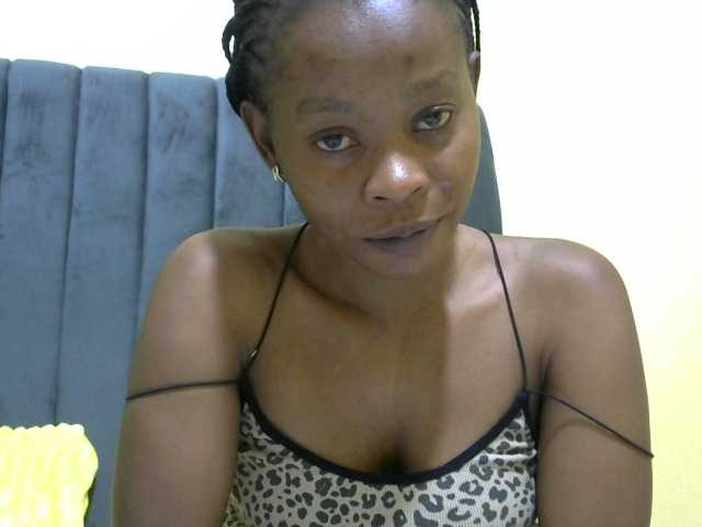 PrettyAlianah live cam on BongaCams