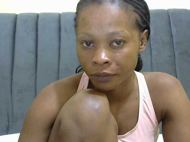 PrettyAlianah live cam on BongaCams