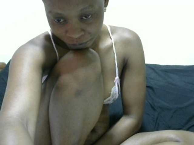 PrettyAlianah live cam on BongaCams
