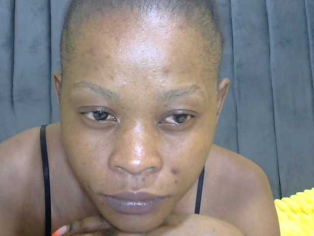 PrettyAlianah live cam on BongaCams