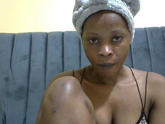 PrettyAlianah live cam on BongaCams