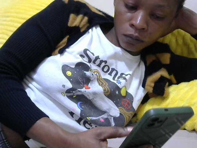 PrettyAlianah live cam on BongaCams