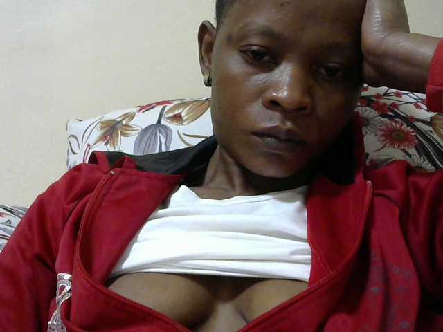 PrettyAlianah live cam on BongaCams
