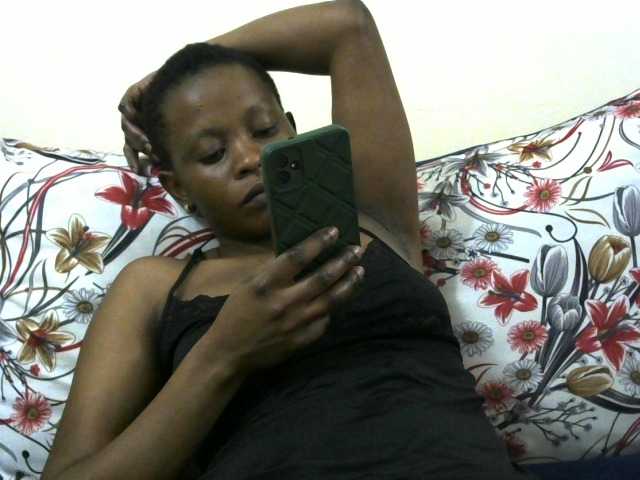 PrettyAlianah live cam on BongaCams