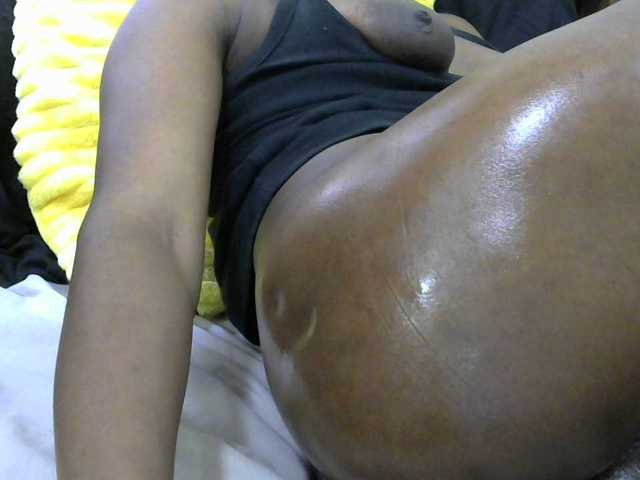 PrettyAlianah live cam on BongaCams