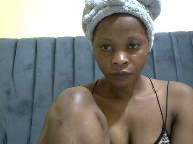 PrettyAlianah live cam on BongaCams