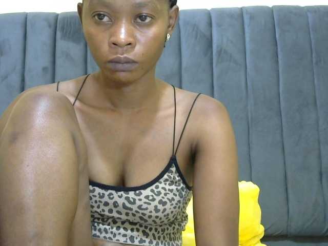 PrettyAlianah live cam on BongaCams