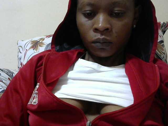 PrettyAlianah live cam on BongaCams
