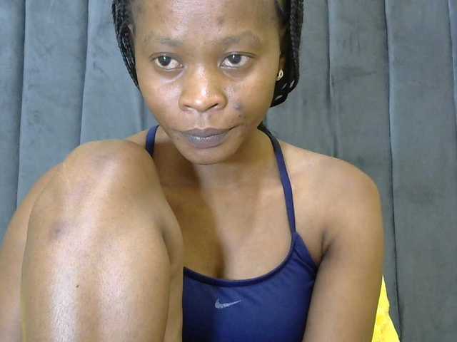 PrettyAlianah live cam on BongaCams