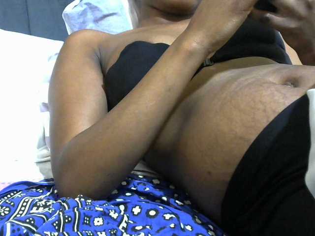 PrettyAlianah live cam on BongaCams