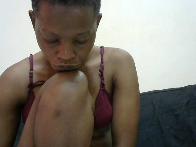 PrettyAlianah live cam on BongaCams