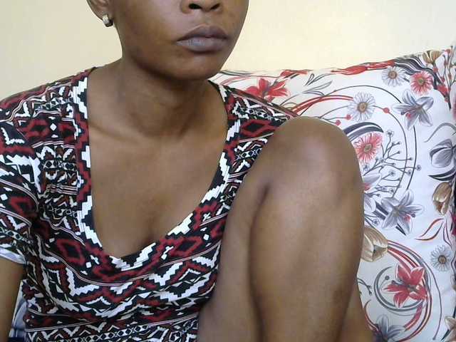 PrettyAlianah live cam on BongaCams