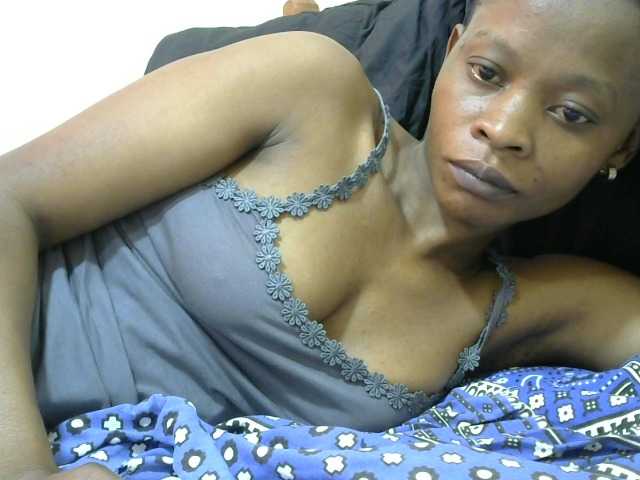 PrettyAlianah live cam on BongaCams