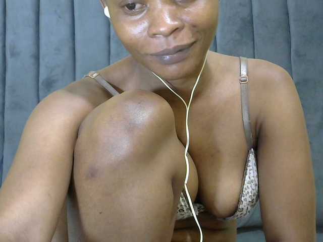 PrettyAlianah live cam on BongaCams