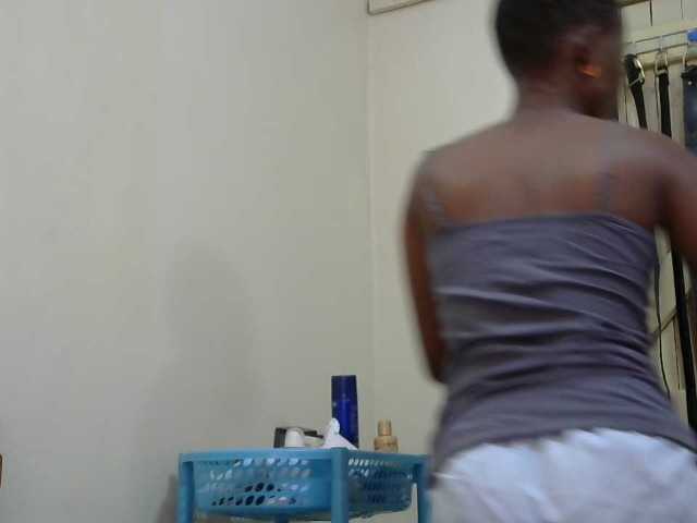 PrettyAlianah live cam on BongaCams