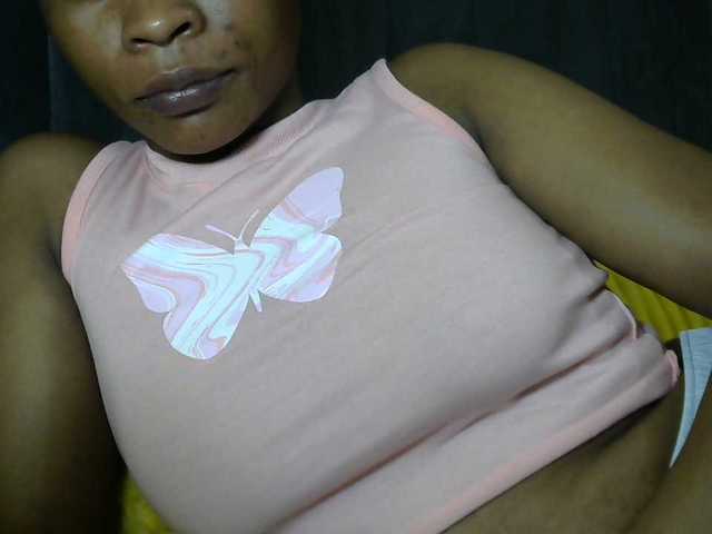 PrettyAlianah live cam on BongaCams