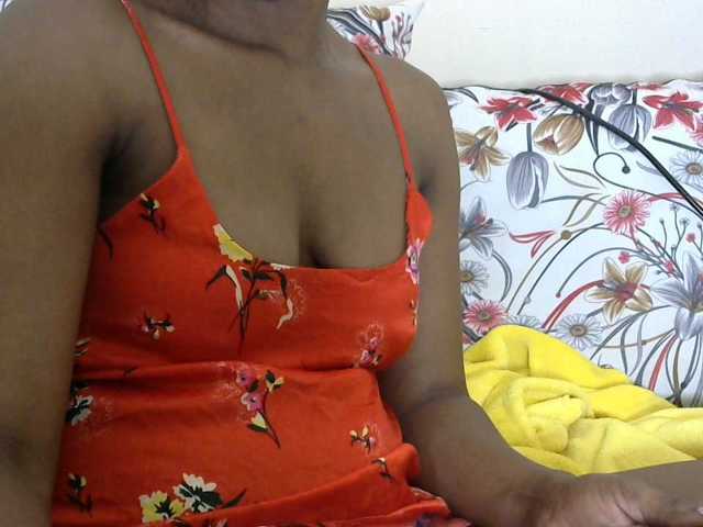 PrettyAlianah live cam on BongaCams