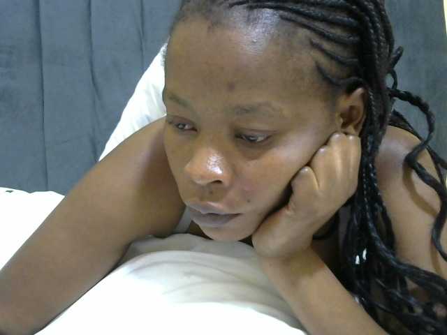 PrettyAlianah live cam on BongaCams