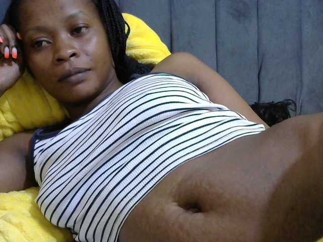 PrettyAlianah live cam on BongaCams