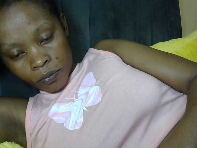 PrettyAlianah live cam on BongaCams
