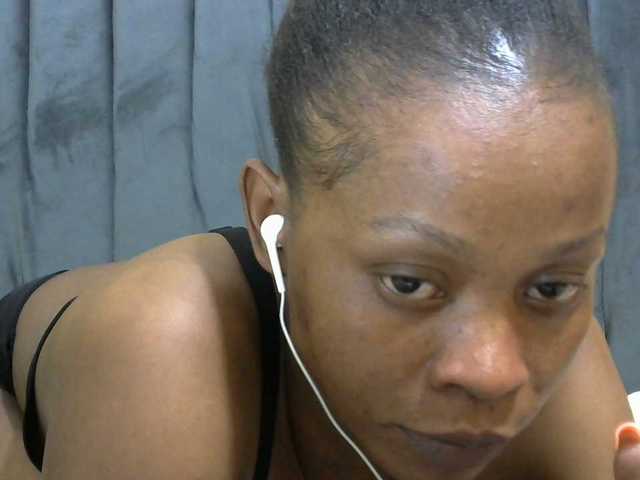 PrettyAlianah live webcam show