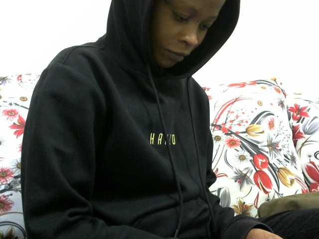 PrettyAlianah live cam on BongaCams