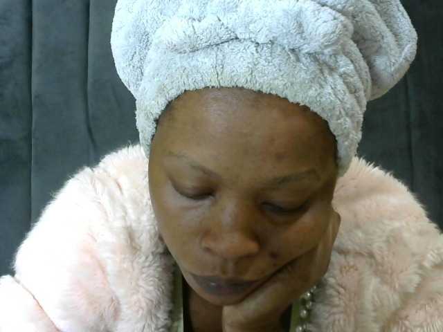 PrettyAlianah live cam on BongaCams