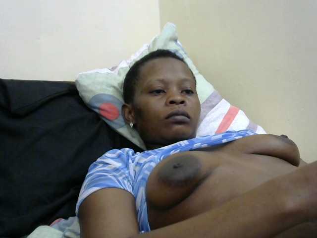PrettyAlianah live cam on BongaCams
