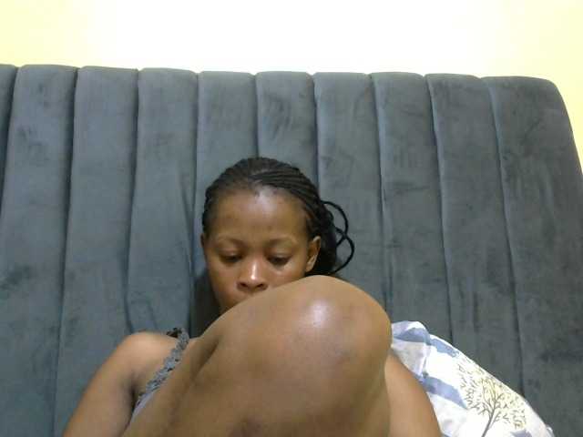 PrettyAlianah live cam on BongaCams