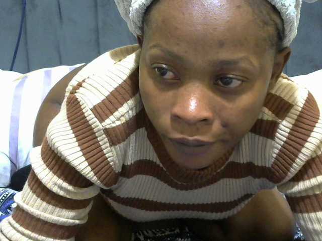 PrettyAlianah live cam on BongaCams