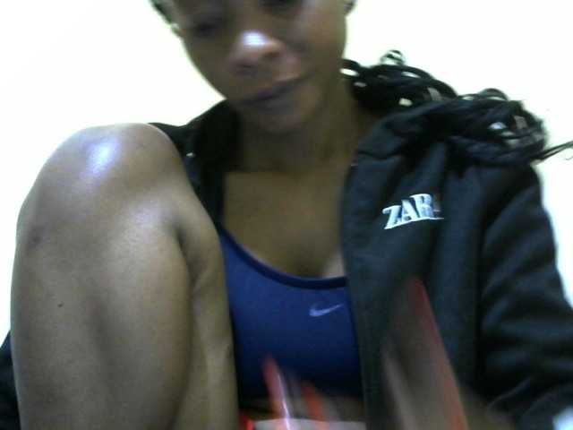 PrettyAlianah live cam on BongaCams