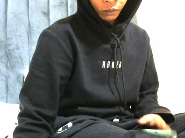 PrettyAlianah live cam on BongaCams