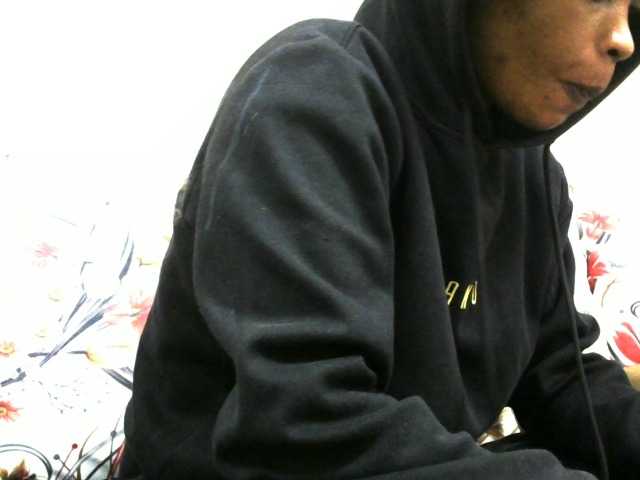 PrettyAlianah live cam on BongaCams