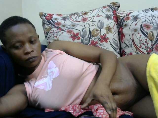 PrettyAlianah live cam on BongaCams