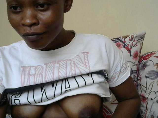 PrettyAlianah live cam on BongaCams