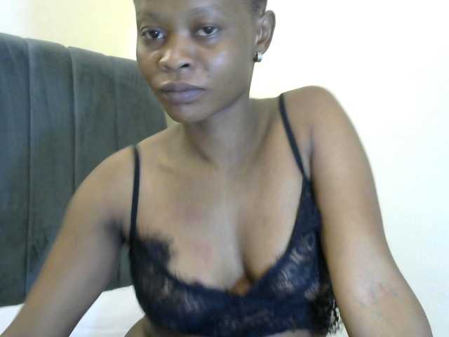 PrettyAlianah live cam on BongaCams
