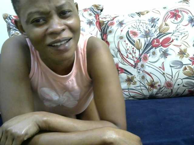 PrettyAlianah live cam on BongaCams